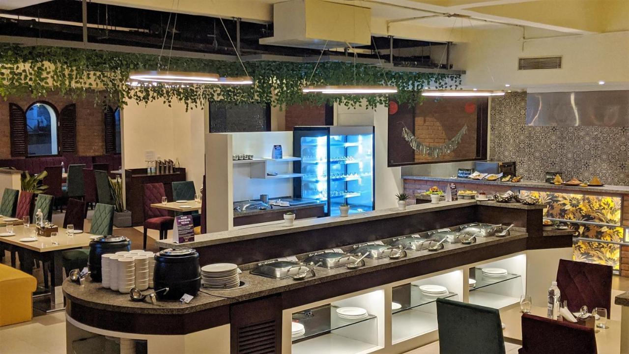 Blu Petal - A Business Hotel Bangalore Ngoại thất bức ảnh
