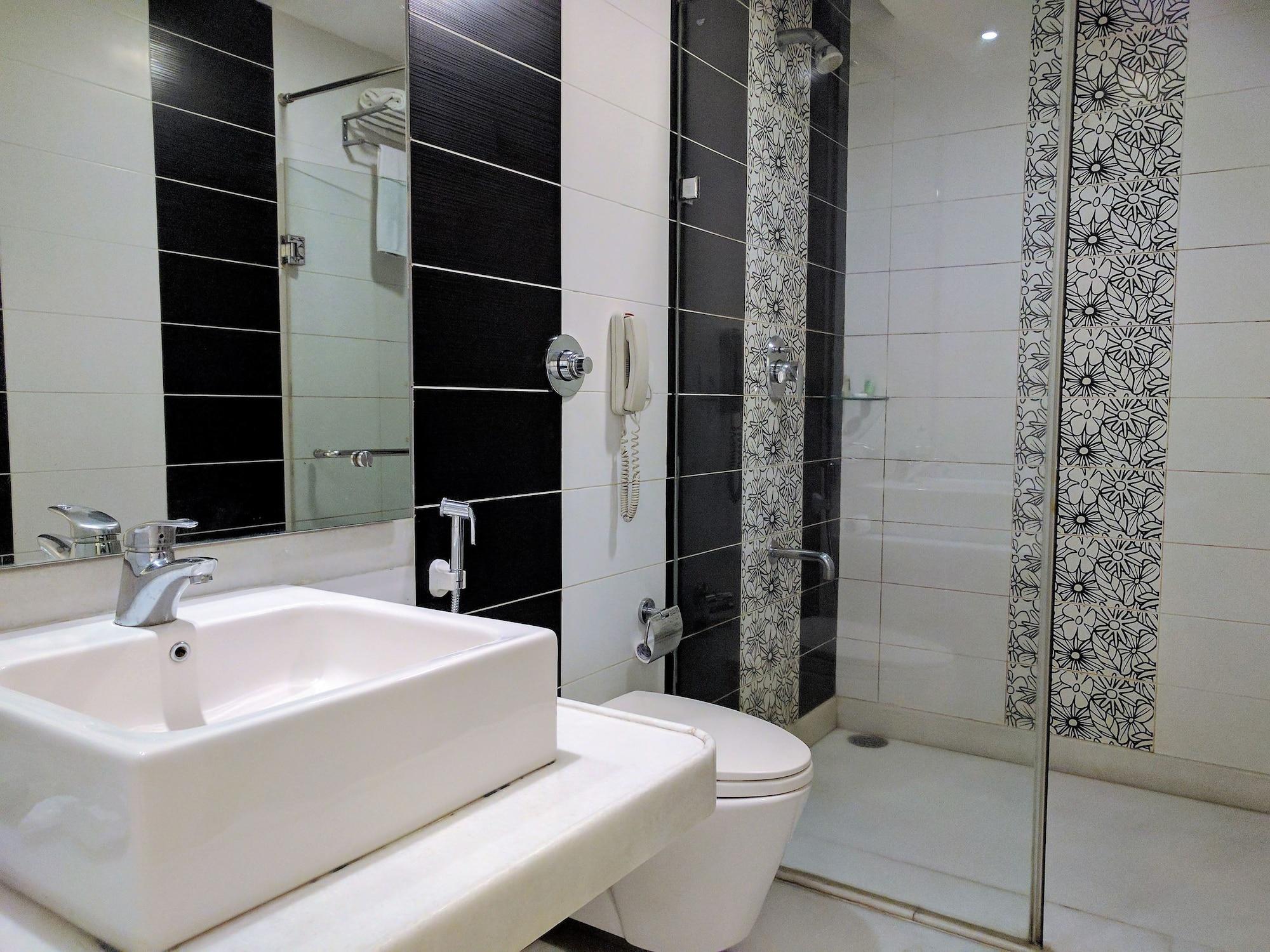 Blu Petal - A Business Hotel Bangalore Ngoại thất bức ảnh
