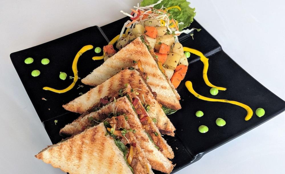 Blu Petal - A Business Hotel Bangalore Ngoại thất bức ảnh