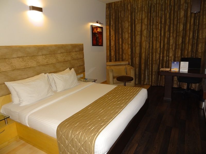 Blu Petal - A Business Hotel Bangalore Ngoại thất bức ảnh