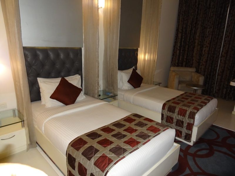 Blu Petal - A Business Hotel Bangalore Ngoại thất bức ảnh