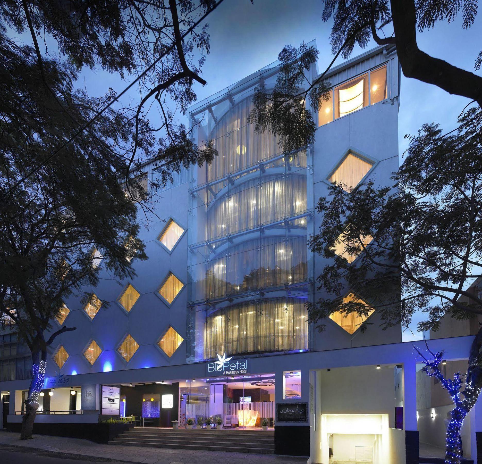 Blu Petal - A Business Hotel Bangalore Ngoại thất bức ảnh