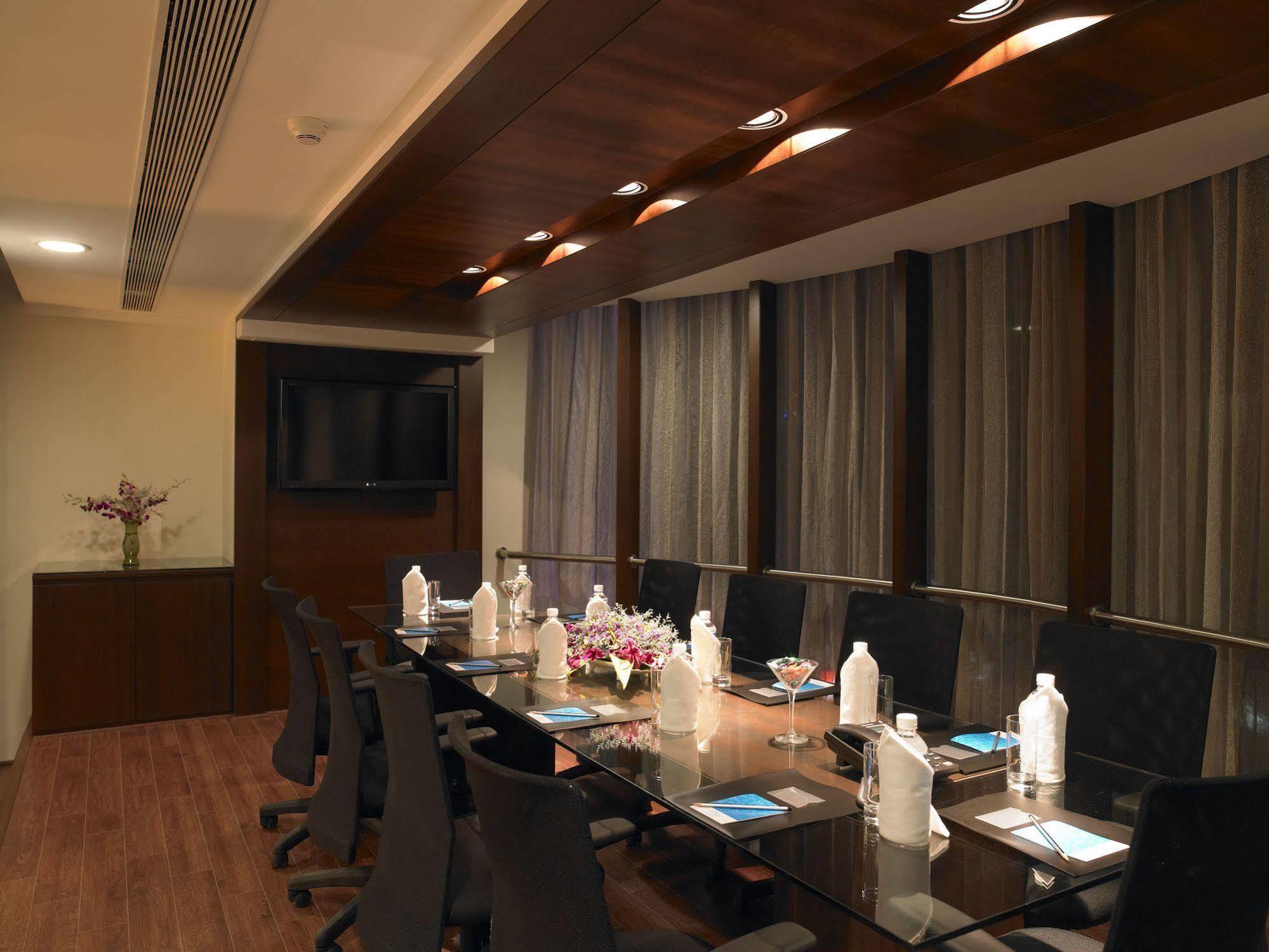 Blu Petal - A Business Hotel Bangalore Ngoại thất bức ảnh