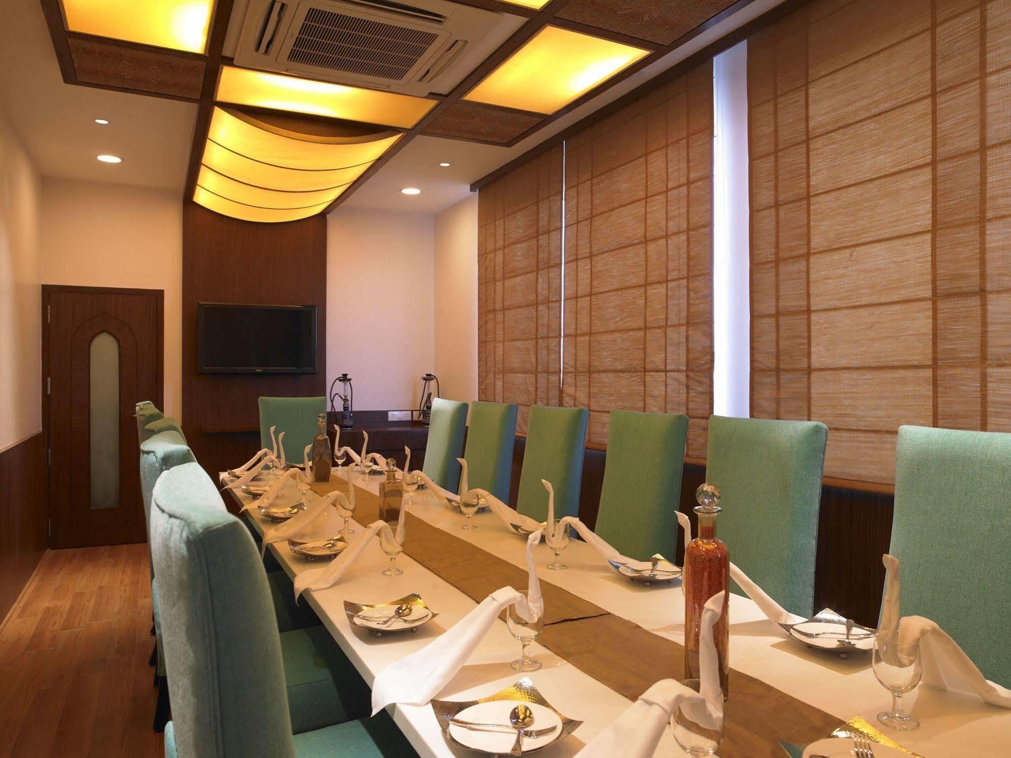 Blu Petal - A Business Hotel Bangalore Ngoại thất bức ảnh