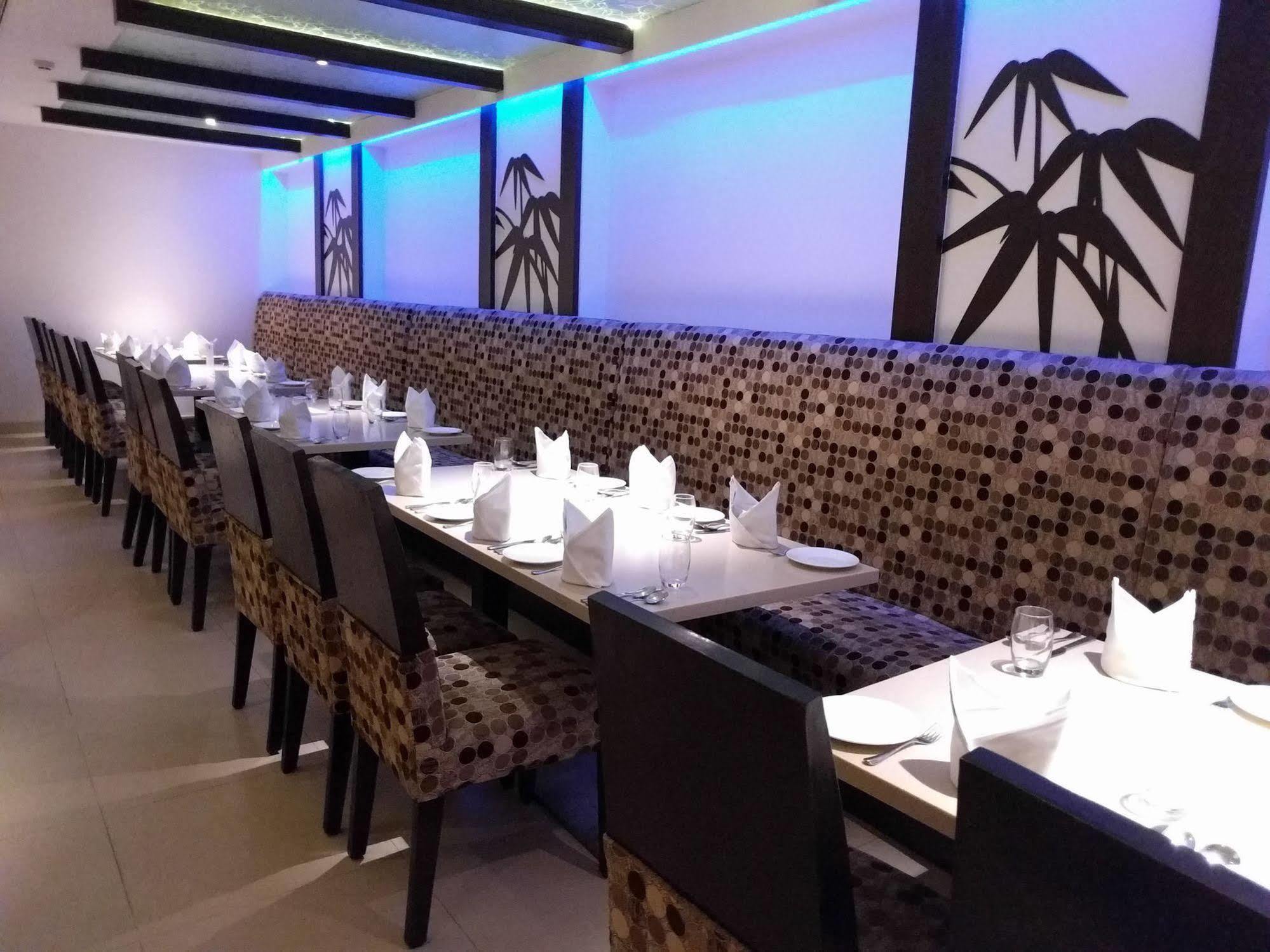 Blu Petal - A Business Hotel Bangalore Ngoại thất bức ảnh