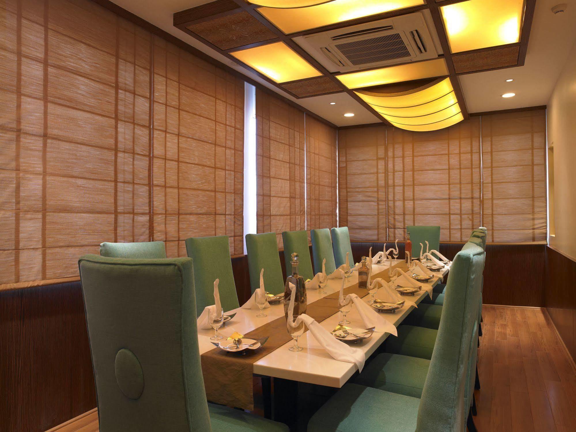 Blu Petal - A Business Hotel Bangalore Ngoại thất bức ảnh