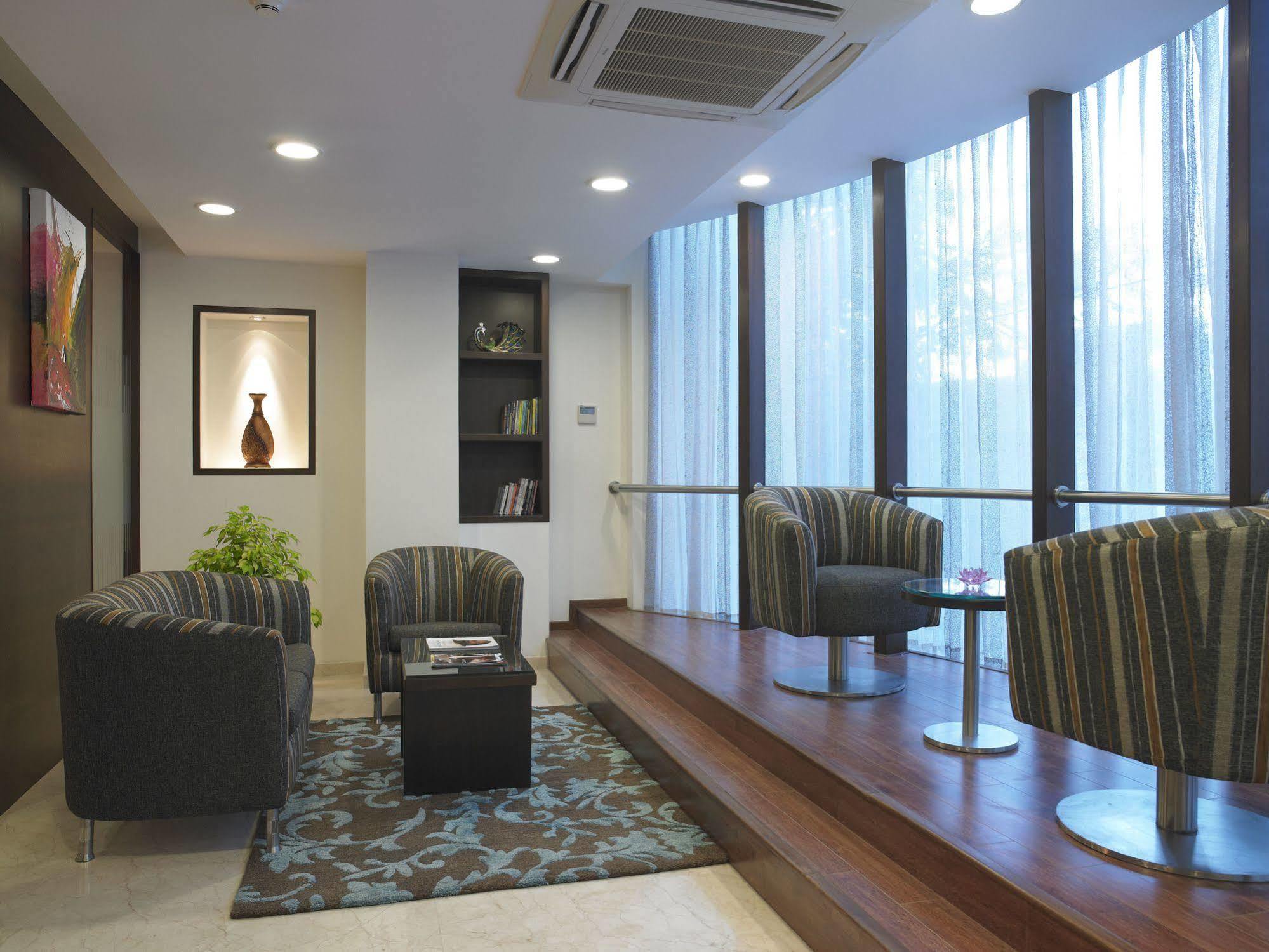Blu Petal - A Business Hotel Bangalore Ngoại thất bức ảnh